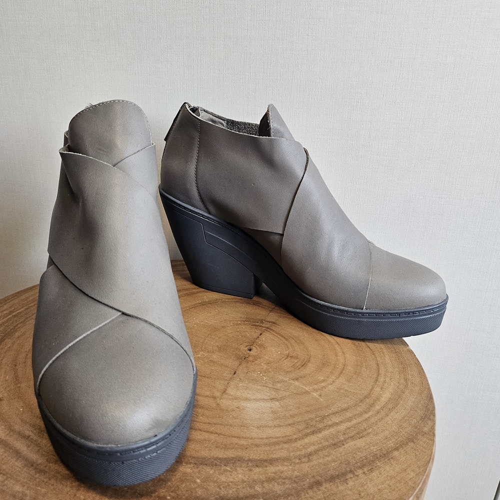 ❤️ Eileen Fisher sz 8.5 Cosmo Charcoal Leather Heeled Boots